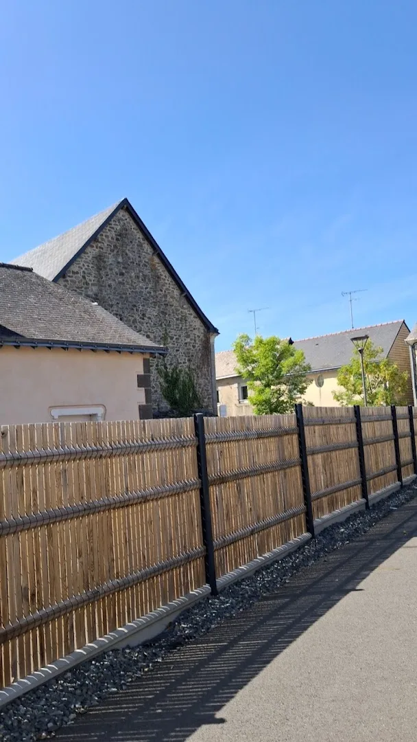 Clôture rigide avec occultant bois — JMW Entreprise Laval
